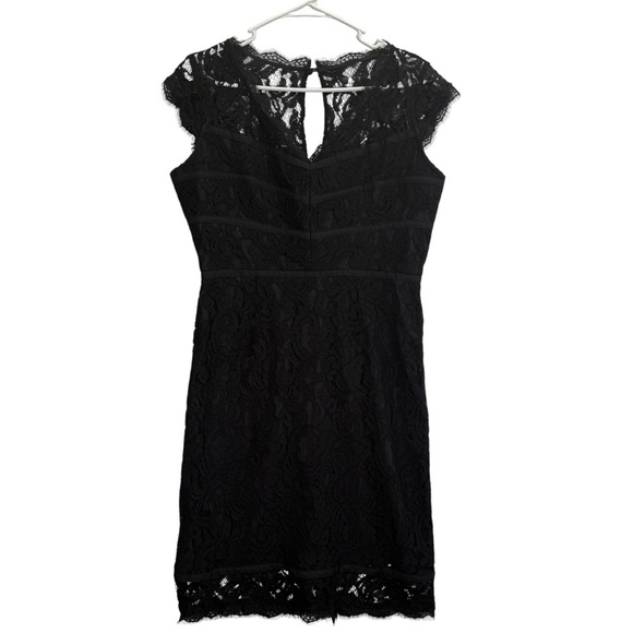 Women’s Adrianna Papell Black Lace Dress. Size 8